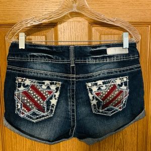 Wallflower shorts size 7